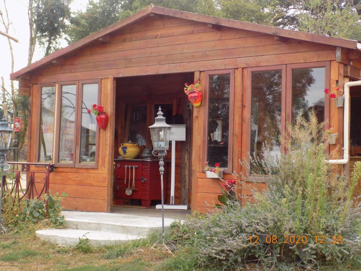 Les Papillons Villa Vrolle Екстериор снимка